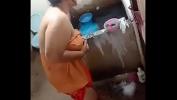 Bokep Baru Thai aunty bathing