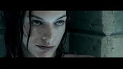 Nonton video bokep HD Milla Jovovich in Resident Evil in Apocalypse 2004 gratis