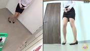 Video Bokep Online Pissing in the bathroom almost made terbaik