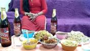 Bokep Hot मैडम ने खाना और ठंडी बीयर के साथ सर का लंड का मजा लिया मुंबई आशु gratis