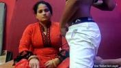 Download video Bokep HD सौतेली मां को पटाकर खूब चोदा और मजे लिए gratis