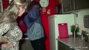 Nonton Film Bokep Deutsche Mutter ueberredet den Arbeite zum Ficken als sie alleine zu Hause ist 3gp