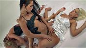 Nonton Bokep Online Competitive Tribbing Sexfight 4 way Defeated Sex fight hot