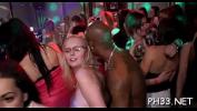 Video Bokep Online Gangbang wild patty at night club hot