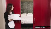 Video Bokep Terbaru Naughty hotel maid fucks a customer in his room